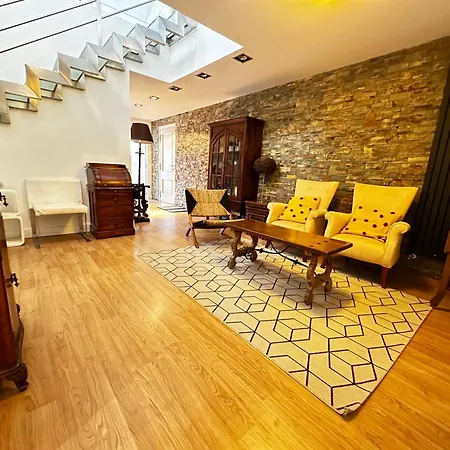 Piso Centrico En Apartment *